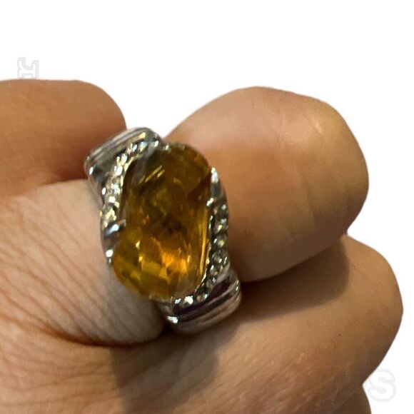 Bundle Sale 3 for $15 | Yellow Plastic Stretch Ring Size 6-9 - Picture 3 of 9